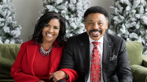 Tony Evans Married in Private Ceremony Surrounded。